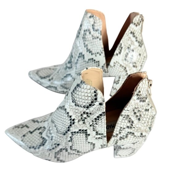 Steve Madden Edric Ankle Bootie Snakeskin Print Size 6 Block Heel Side Cut Out - Picture 8 of 13